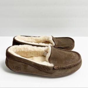 UGG Brown women's Slippers Size 10 New No Box sold "As Is"